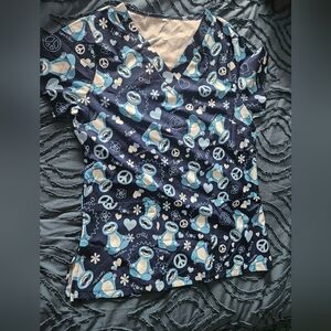 Blue sloth yoga print womens small scrub top with pockets